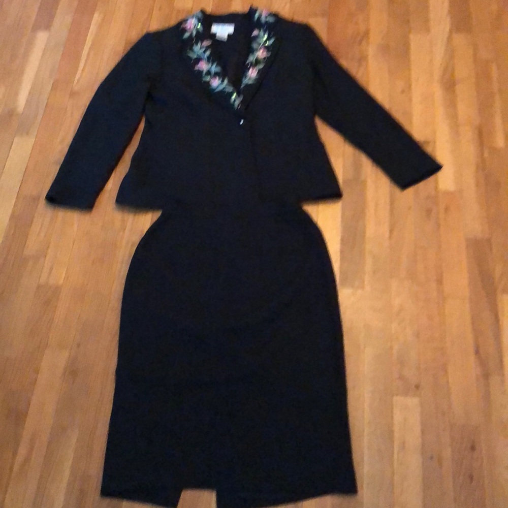 Che studio skirt suit (Las)